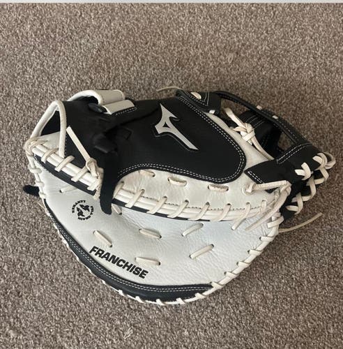 Mizuno Franchise RH Catcher's Softball Glove 34" (New)
