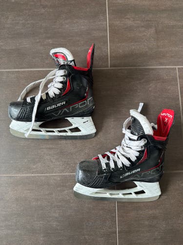 2021 Bauer Vapor 3X Pro Hockey Skates Regular Width 13.5 (Used)