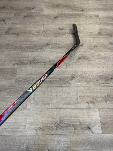 Senior Bauer Vapor Flylite Left Hand Hockey Stick P92 Pattern 70 Flex Pro Stock (Used)