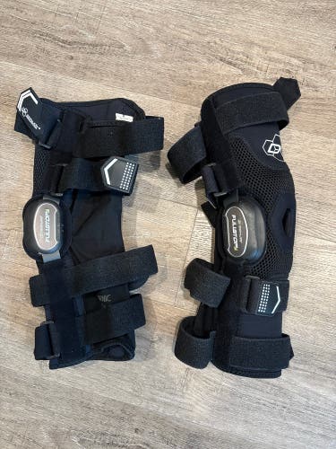 Sports Performance Knee Brace size small