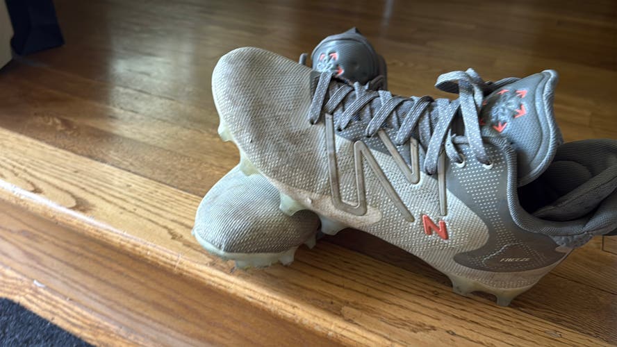 Unisex Size M 9.0 (W 10.0) New Balance Freeze 2.0 (Used)