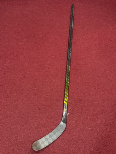 Senior Warrior Covert QR6 Pro Right Handed Hockey Stick W28 95 Flex Pro Stock (New) Item#PSFL956