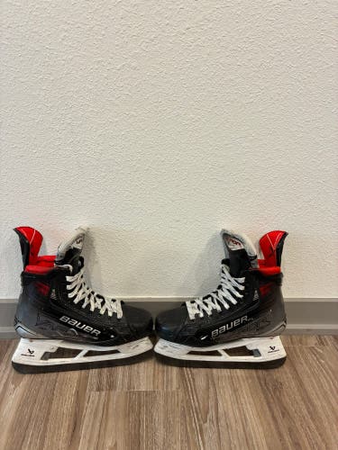 2023 Bauer Vapor X5 Pro Hockey Skates Size 5 (Used)