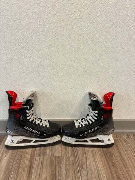 2023 Bauer Vapor X5 Pro Hockey Skates Size 5 (Used)