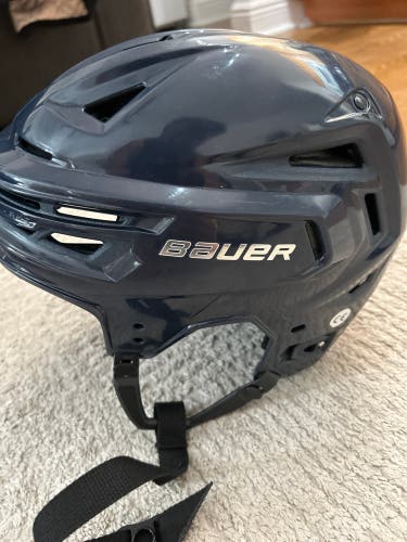 Large Bauer Re-Akt 155 Helmet Pro Stock (Used)