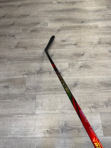 Senior Bauer Vapor Flylite Right Handed Hockey Stick P92M 70 Flex Pro Stock (Used)