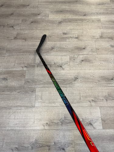 Senior Bauer Vapor Flylite Right Handed Hockey Stick P92 77 Flex Pro Stock (Used)