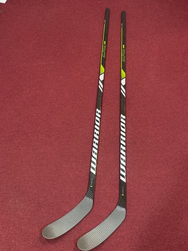 2 pack Warrior Alpha LX2 Right Handed Hockey Stick W28M 85 Flex (New) Item#PSWR28M