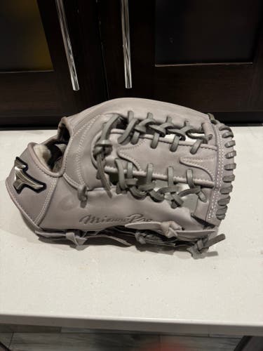 Mizuno Pro RH Infield Baseball Glove 11.5" (Used)