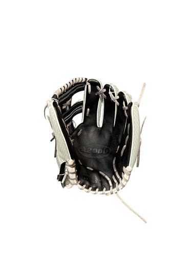 Wilson A2000 RH Softball Glove 11.75" (Used)