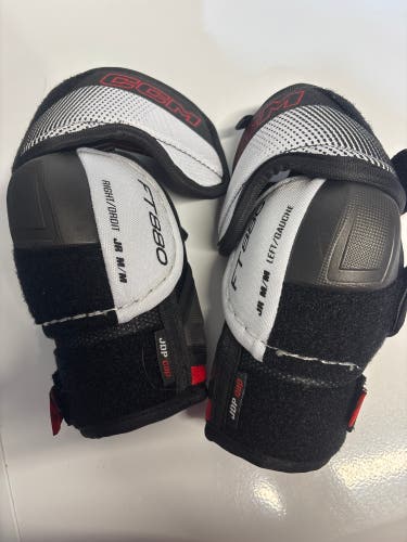 Junior Medium CCM Elbow Pads (New)