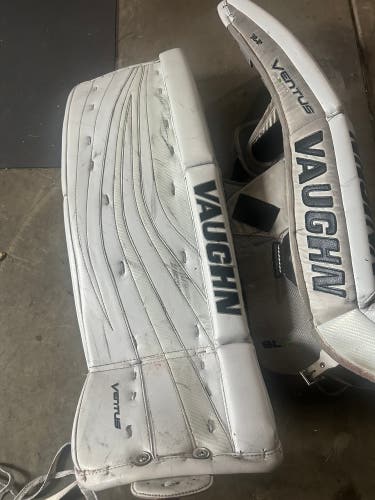 32" Vaughn Ventus SLR Pro Goalie Leg Pads (Used)