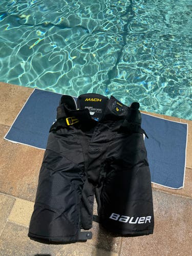Men's Senior Medium Bauer Supreme Mach Hockey Pants (Used)