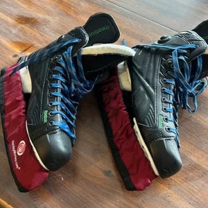 Senior Reebok Regular Width Size 10 26K Pump Hockey Skates