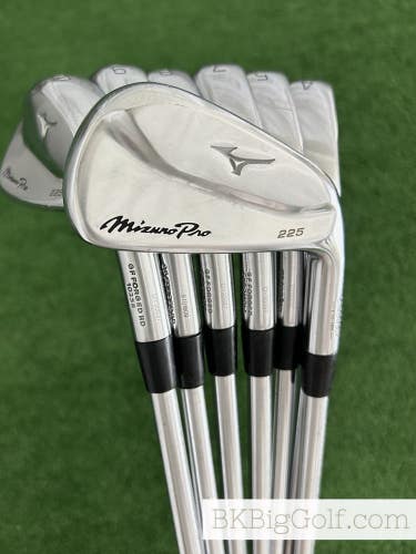 Mizuno Pro 225 Forged Iron Set 4-P / Project X IO 6.0 Stiff