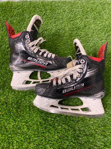 Intermediate Bauer Vapor X4 Hockey Skates | Size 4, Fit 2