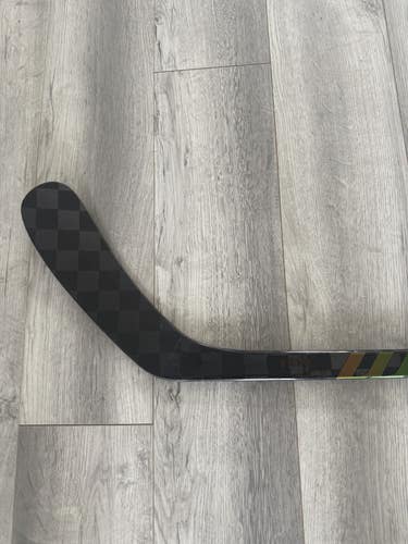 Senior Warrior Covert QR6 Pro Right Handed Hockey Stick P92 87 Flex Pro Stock (Used)