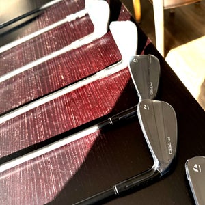 TaylorMade P790 Black Iron Set 4-PW (Barely Used)