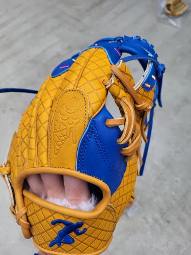 2025 Infield RH Ats ice cream dip AL Baseball Glove 11.5" (New)