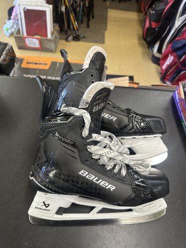 Bauer Supreme Shadow Hockey Skates 8.5 (Used) used twice