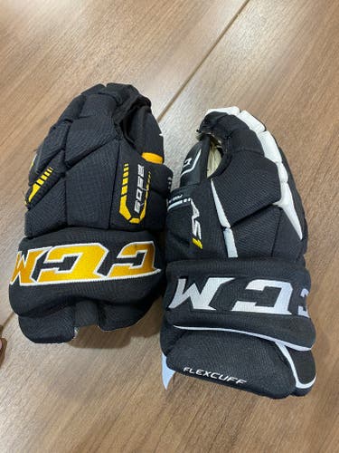 CCM Gloves 14" (New)