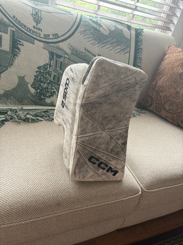 CCM Axis 2 Pro Full Right (Used)