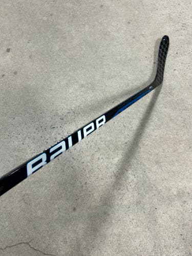 Junior Bauer Nexus E4 Hockey Stick | LH P28