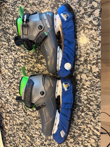 Bauer Konekt Hockey Skates Size 4 (Used)