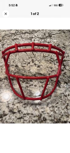 Adult Large Schutt F7 VTD EGOP III facemask in Scarlett (Used)