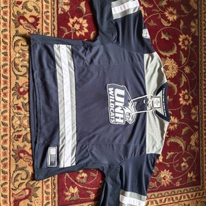 (Used) UNH Wildcats Jersey