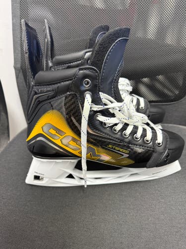 *PRO STOCK* CCM FT8 PRO SKATE - 8.5 REG - FILIP HRONEK