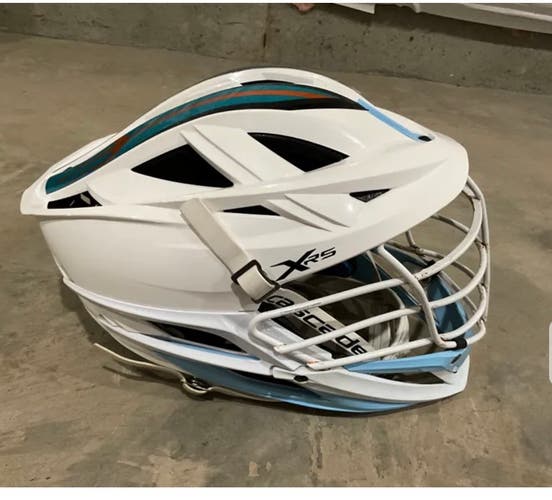 White Cascade XRS Helmet (Used) SEND OFFERS! WILLING TO NEGOTIATE!