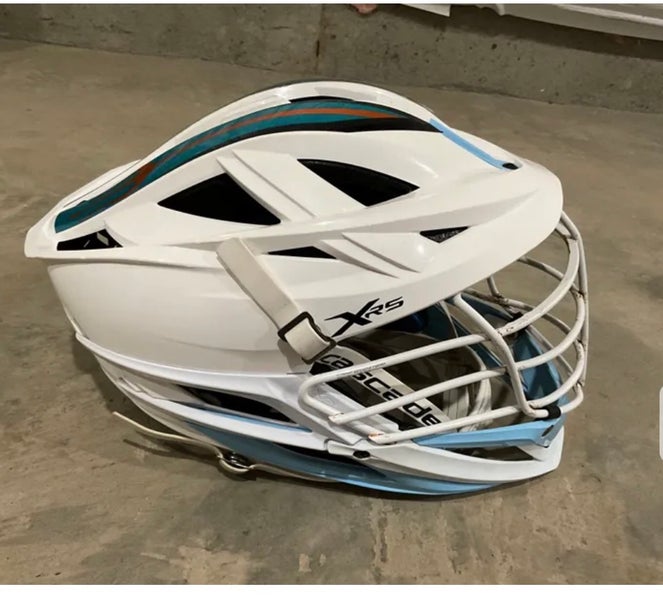 White Cascade XRS Helmet (Used) SEND OFFERS! WILLING TO NEGOTIATE!