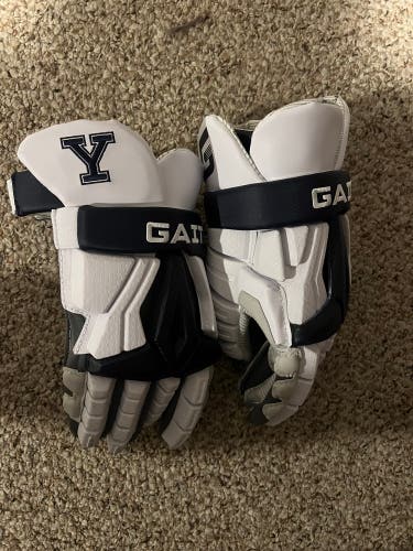 Yale Gait Lacrosse Gloves (New)
