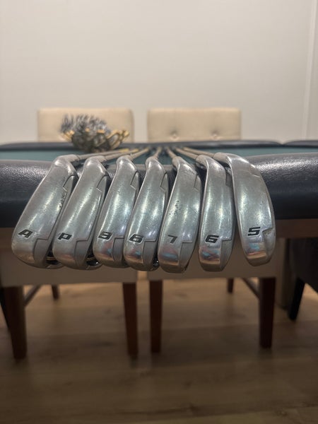 2005 Nike Sasquatch Sumo Right Handed Iron Set Regular Flex (7 Clubs) #5 - #9, pw Aw