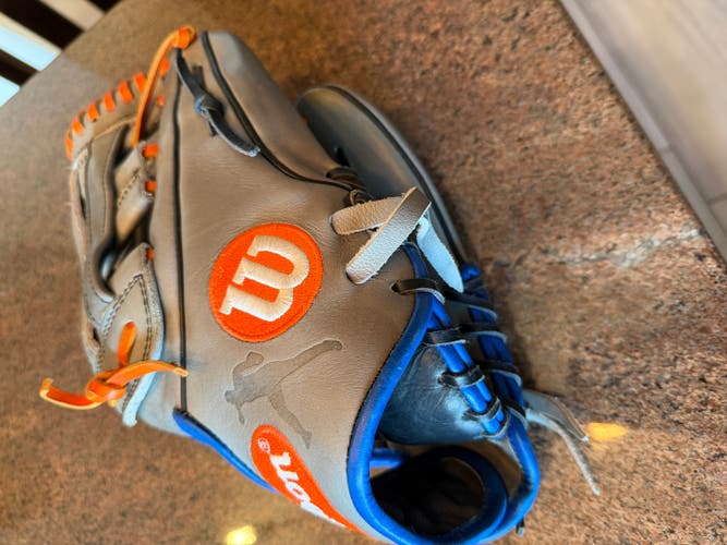 A2K DW5 infielder Baseball Glove