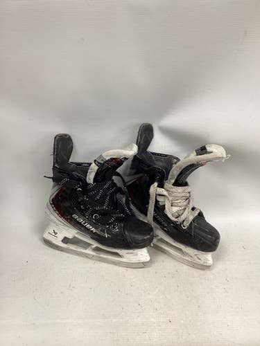 Used Bauer FLY 40 Junior Hockey Skate Junior 02 11851-S000046803
