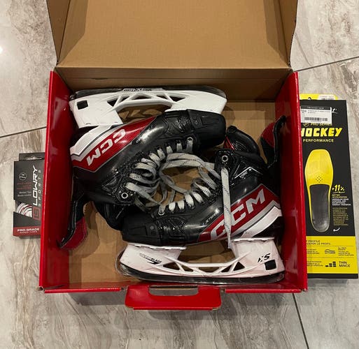 CCM JetSpeed Vibe 2023 Hockey Skates Regular Width 6.5 (Used)