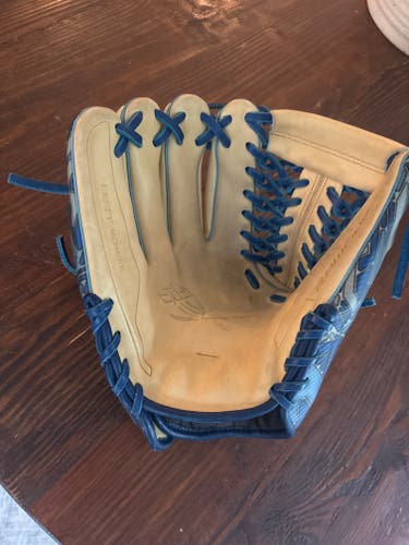 Rawlings LH Pitcher's Baseball Glove 11.75" (Used)