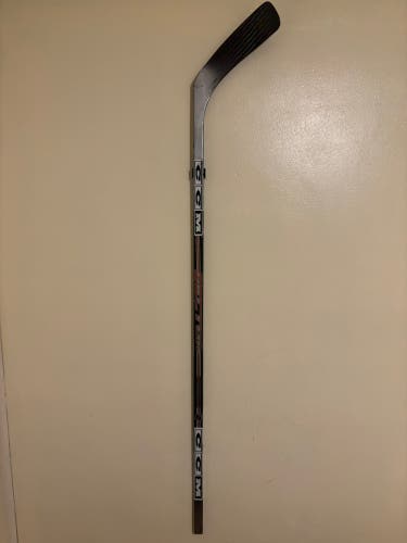 CCM Vector OPS-V130c J. Thornton 194-0 Stiff-45KP Hockey RH Grip 56”