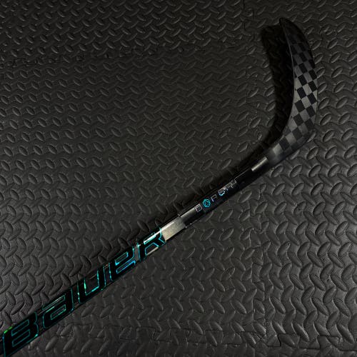 Senior Bauer Twitch Right Handed Hockey Stick P92 87 Flex (New)
