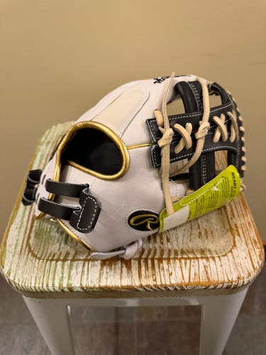 NWT Rawlings Heart of The Hide Infield Fastpitch Softball Glove 12" *RHT*