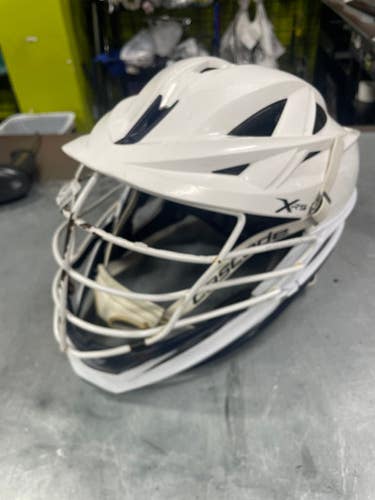 Used Cascade XRS Lacrosse Helmet White One Size 11337-S000486036