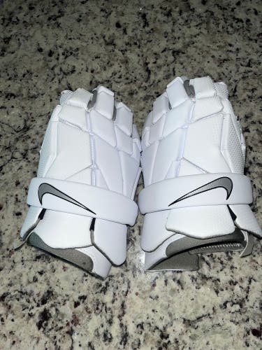 Nike Vapor Lacrosse Gloves (Like New)