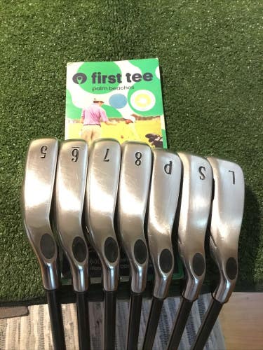 Callaway Ladies X-18 Gems Irons Set (5-PW-SW-LW, No 9i) 45i Ultra Light Graphite
