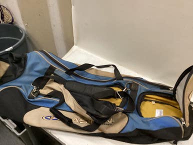 Used Easton CATCHER BAG BB/SB Player Wheeled Bag White 11725-S000502153