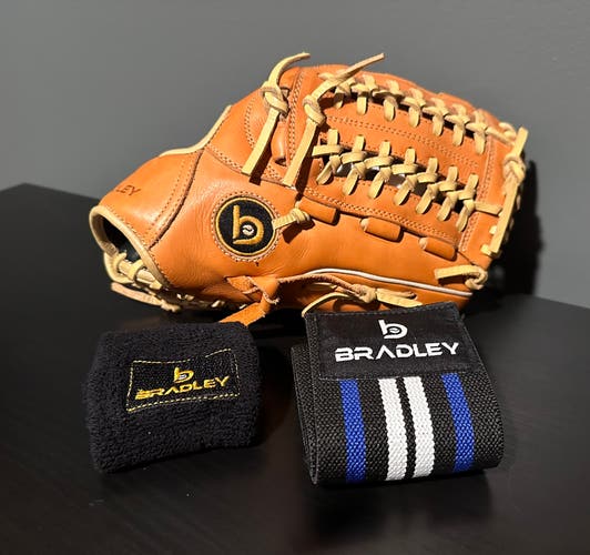 Next Play RH Pitcher's Baseball Glove 11.75" (Used)