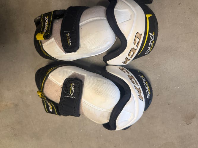 Junior Large CCM Super Tacks AS1 Elbow Pads (Used)