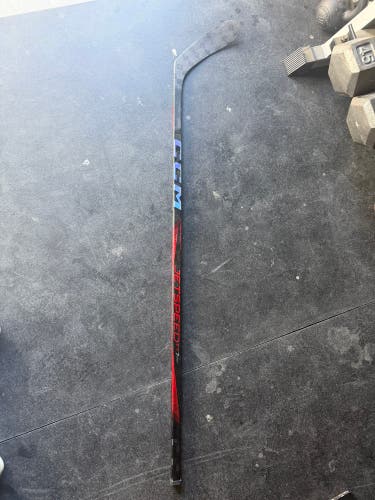 Junior CCM JetSpeed FT7 Pro Right Handed Hockey Stick P28 40 Flex (Used)