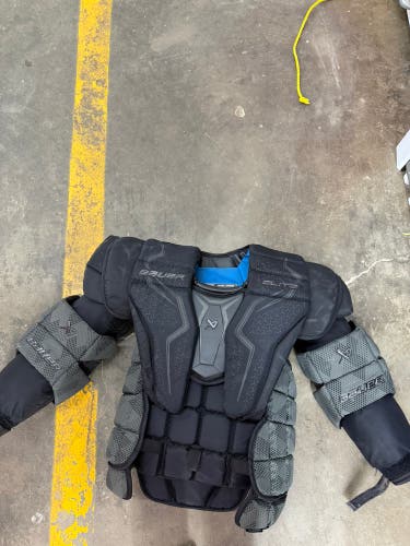 Large/Extra Large Bauer Elite Goalie Chest Protector (Used)